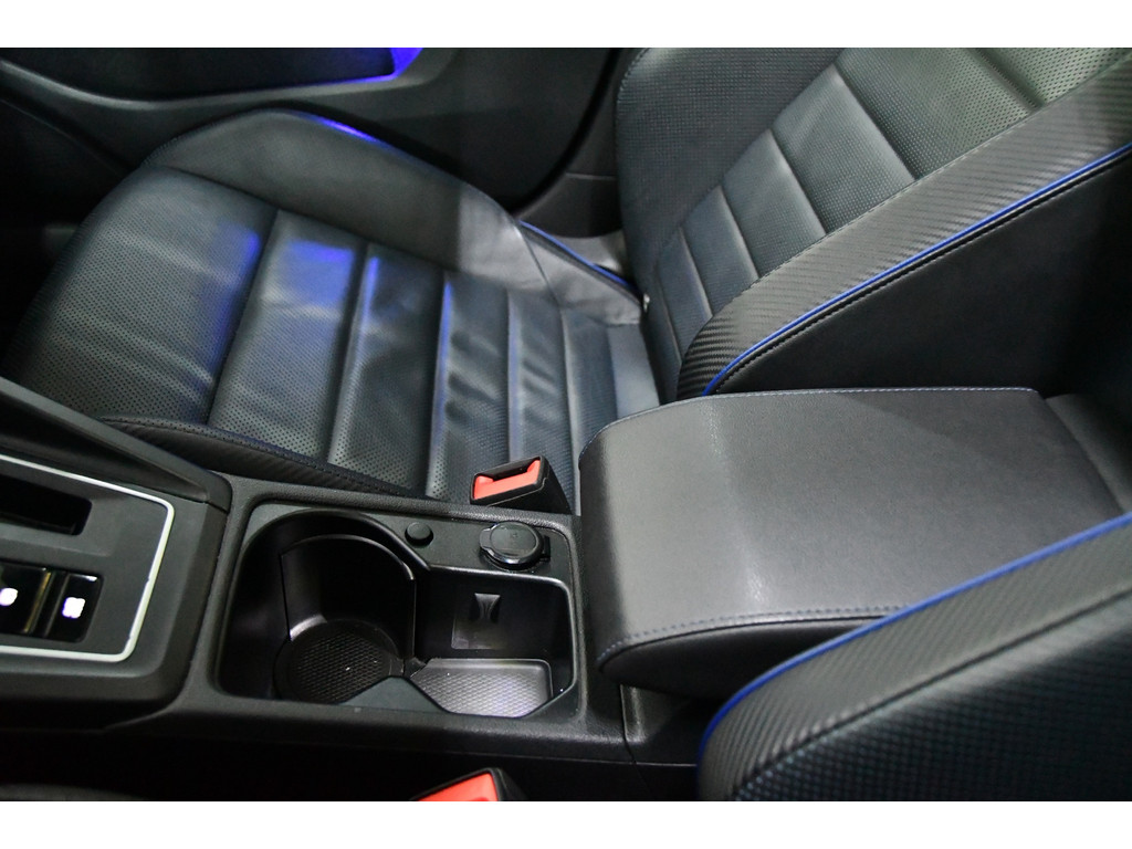 Volkswagen Golf 2.0 TSI R 4Motion Performance*AKra*Blindspot*Leder*Pano 23