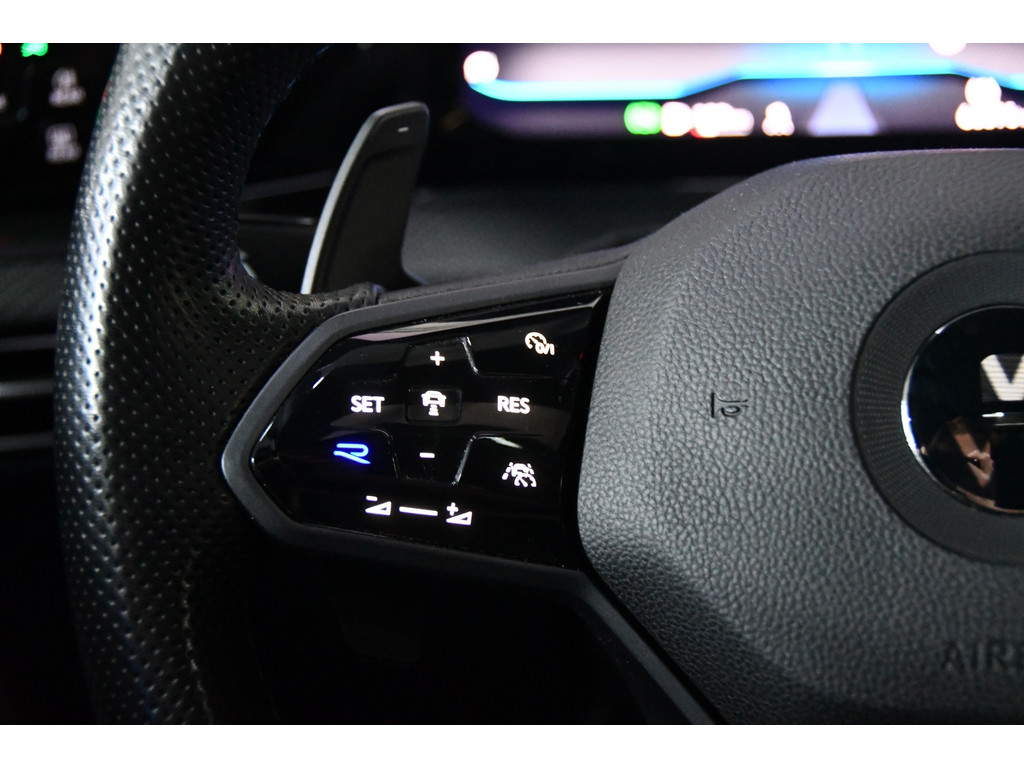 Volkswagen Golf 2.0 TSI R 4Motion Performance*AKra*Blindspot*Leder*Pano 9