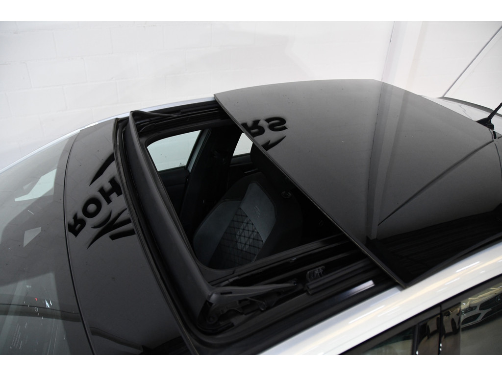 Volkswagen Polo 1.0 TSI R-Line, Full-options, Pano, Camera 2