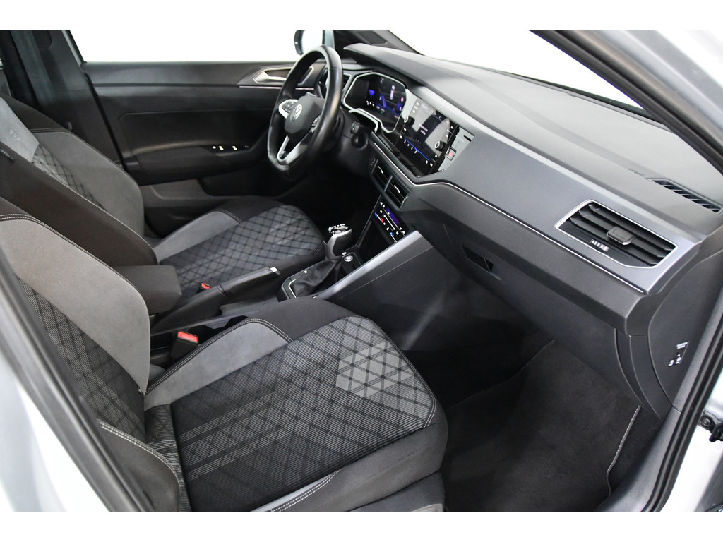 Volkswagen Polo 1.0 TSI R-Line, Full-options, Pano, Camera 6