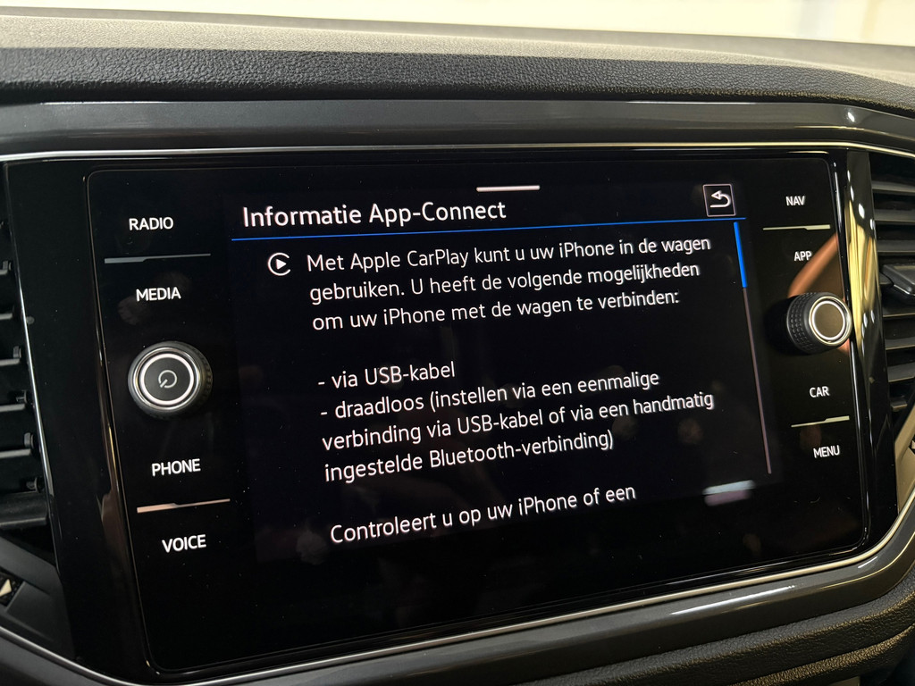 Volkswagen T-Roc 1.5 TSI R-Line Cam*Led*Keyless*Blindspot 17