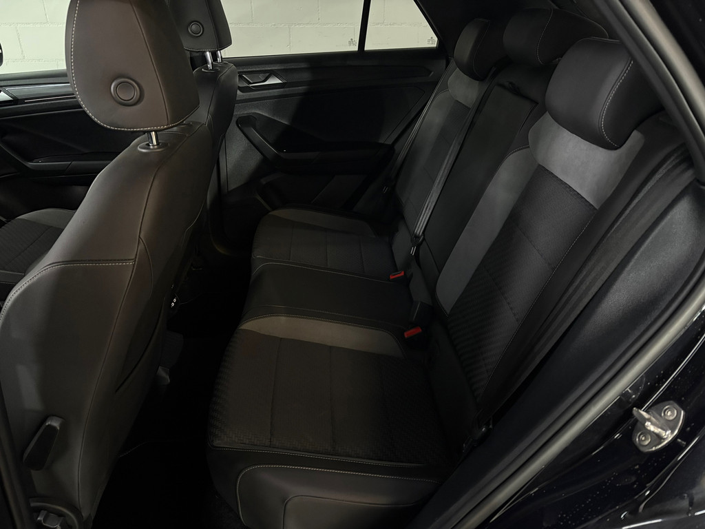 Volkswagen T-Roc 1.5 TSI R-Line Cam*Led*Keyless*Blindspot 6