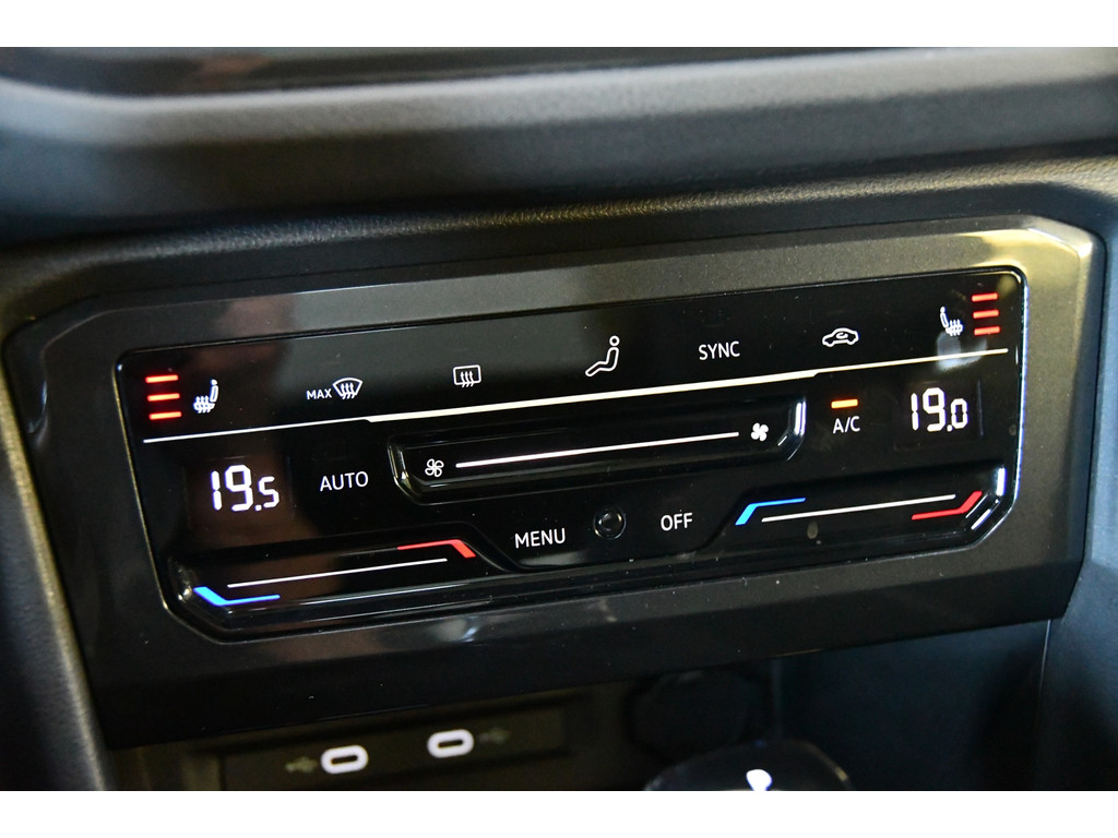 Volkswagen Tiguan 1.5 TSI R-Line*Full-option*Pano*Cam*Keyless*Elk-trekhaak 19