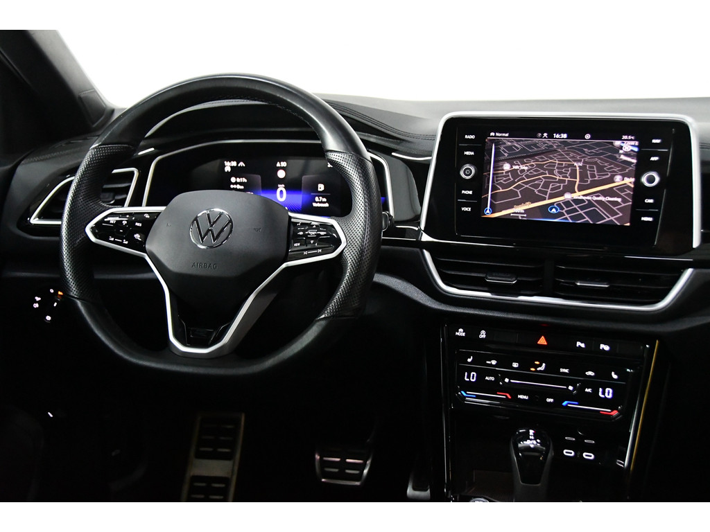 Volkswagen T-roc 1.5 TSI R-Line Cam*Led*Keyless*Pano 12