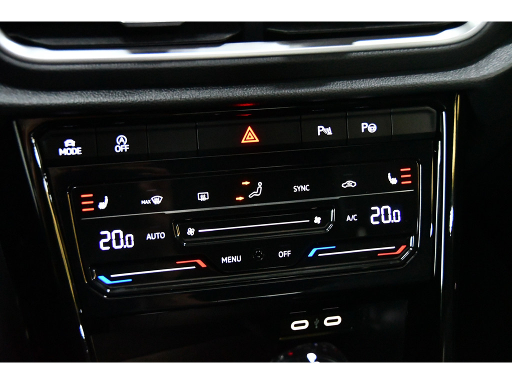 Volkswagen T-roc 1.5 TSI R-Line Cam*Led*Keyless*Pano 14