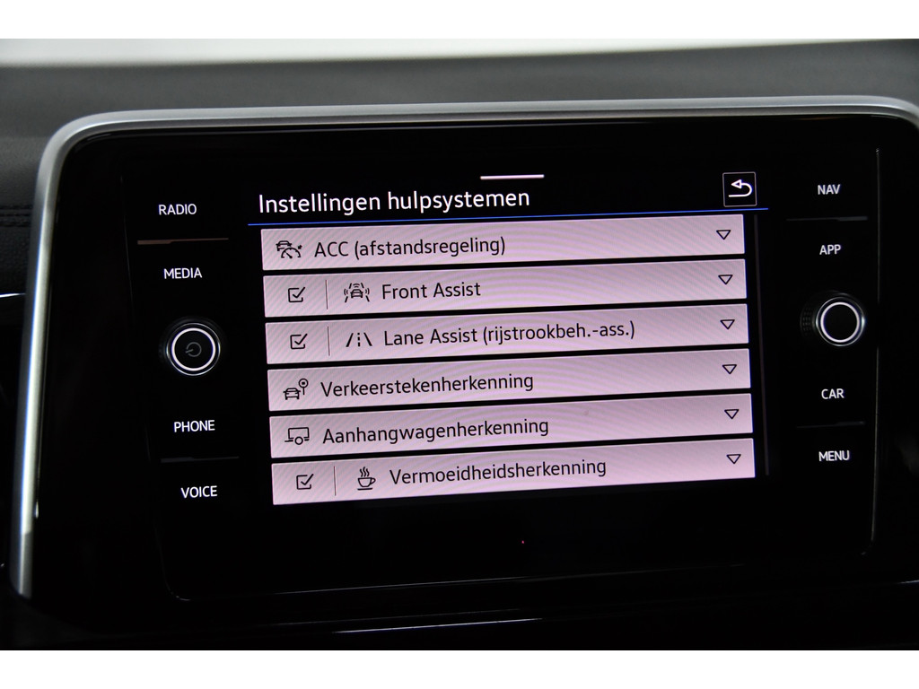 Volkswagen T-roc 1.5 TSI R-Line Cam*Led*Keyless*Pano 17