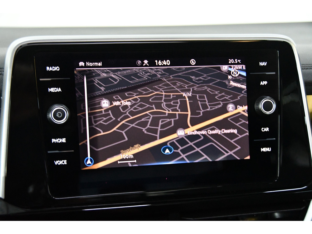 Volkswagen T-roc 1.5 TSI R-Line Cam*Led*Keyless*Pano 19