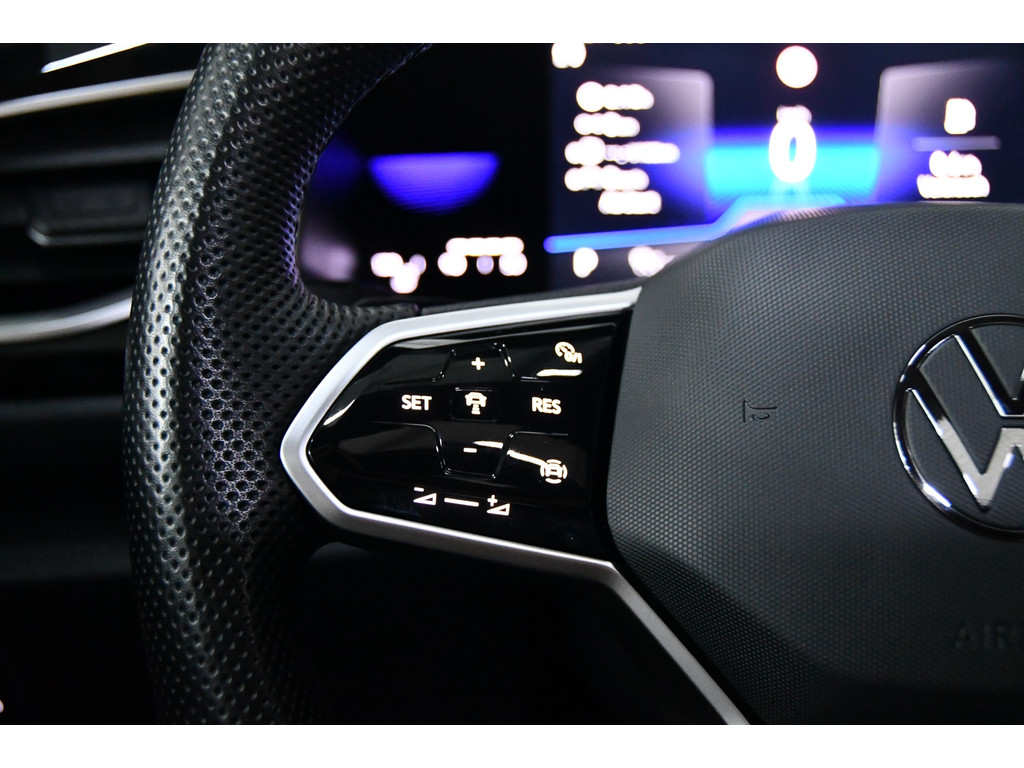 Volkswagen T-roc 1.5 TSI R-Line Cam*Led*Keyless*Pano 9