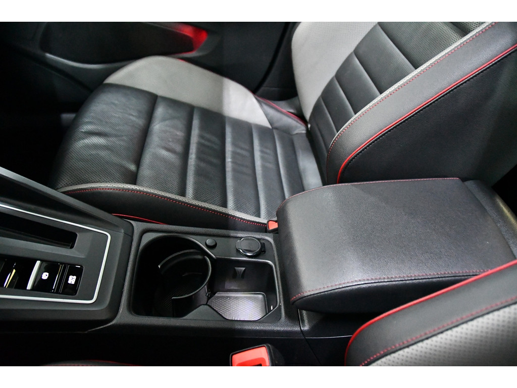 Volkswagen Golf 2.0 TSI GTI Pano*keyless*leer*stoelverk 24