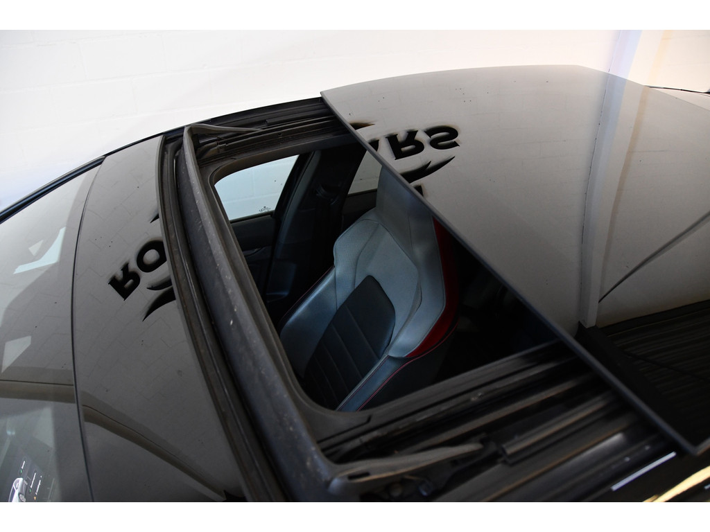 Volkswagen Golf 2.0 TSI GTI Clubsport, Pano, Sfeer 2