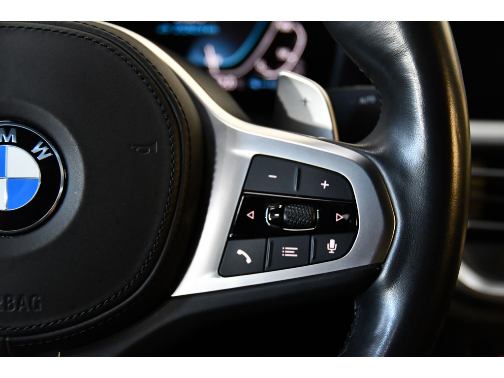 BMW 3-serie 330e M-pakket, Applecarplay, Sfeerverlichting 11