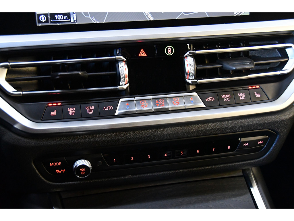 BMW 3-serie 330e M-pakket, Applecarplay, Sfeerverlichting 17