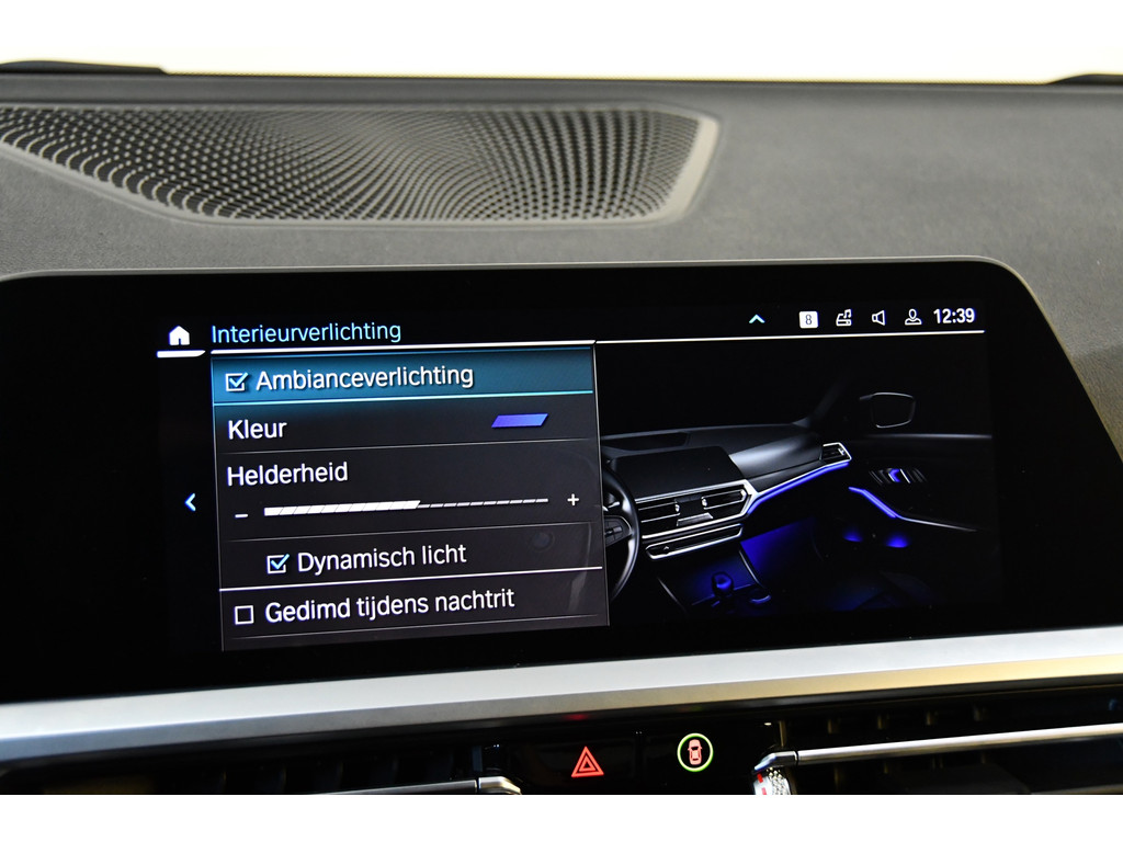 BMW 3-serie 330e M-pakket, Applecarplay, Sfeerverlichting 22