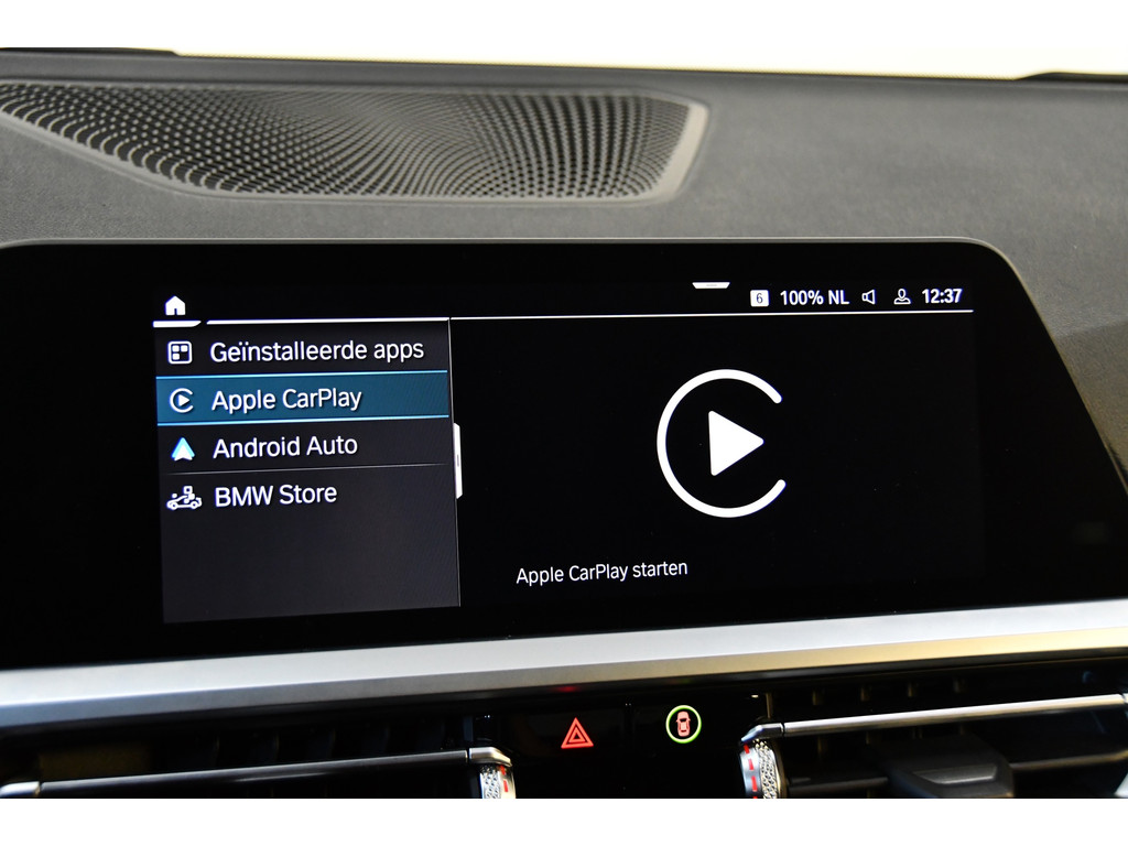 BMW 3-serie 330e M-pakket, Applecarplay, Sfeerverlichting 23