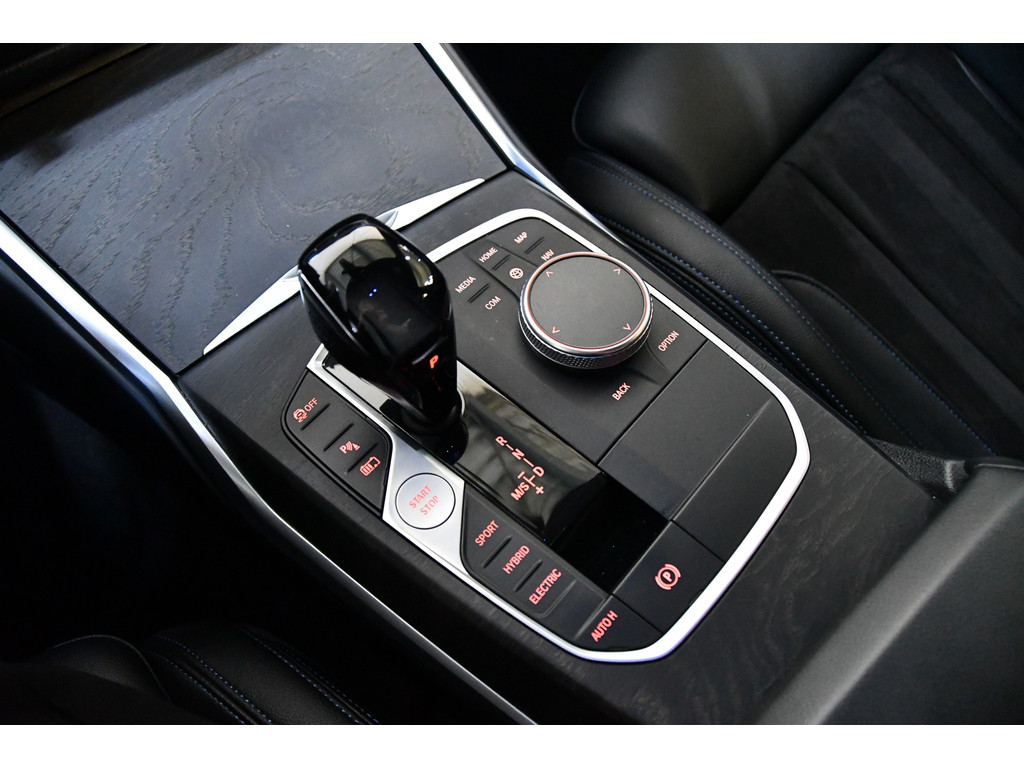 BMW 3-serie 330e M-pakket, Applecarplay, Sfeerverlichting 24