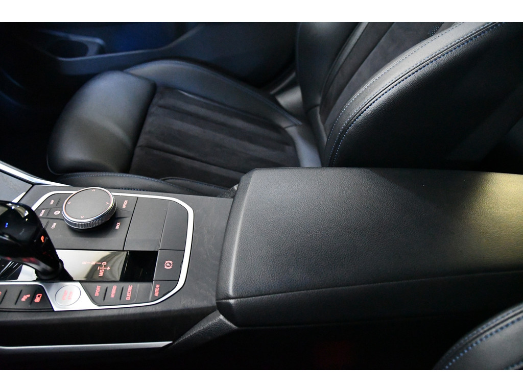 BMW 3-serie 330e M-pakket, Applecarplay, Sfeerverlichting 6