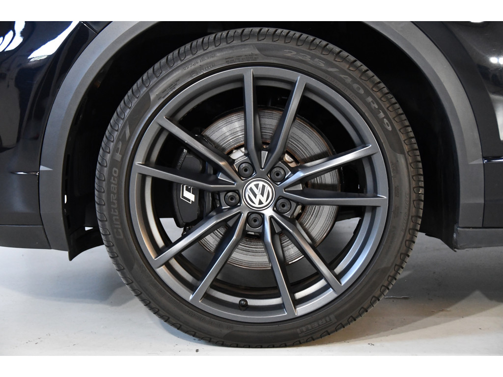 Volkswagen T-ROC 2.0 TSI 4Motion R Performence Akra Pano 1