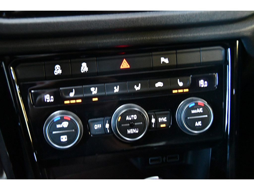 Volkswagen T-ROC 2.0 TSI 4Motion R Performence Akra Pano 14