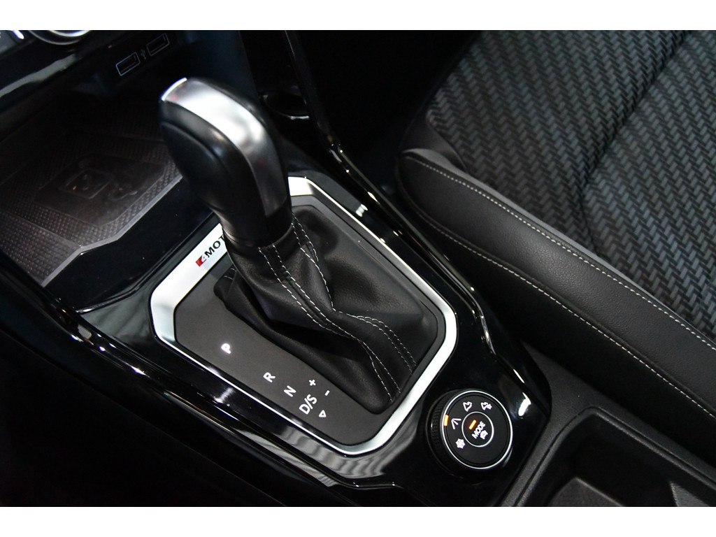 Volkswagen T-ROC 2.0 TSI 4Motion R Performence Akra Pano 27