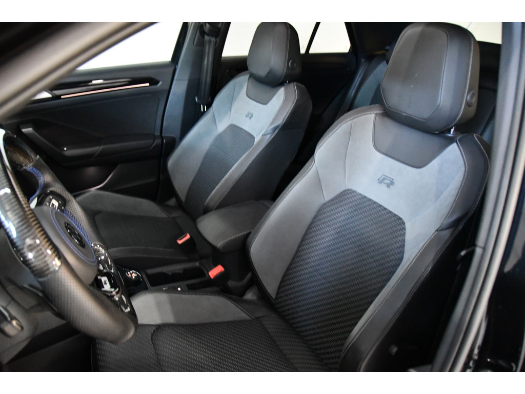 Volkswagen T-ROC 2.0 TSI 4Motion R Performence Akra Pano 7