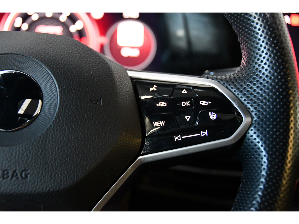 Volkswagen Golf 2.0 TSI GTI 11