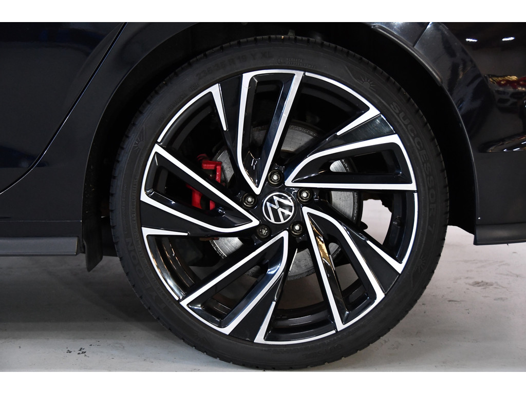 Volkswagen Golf 2.0 TSI GTI 2