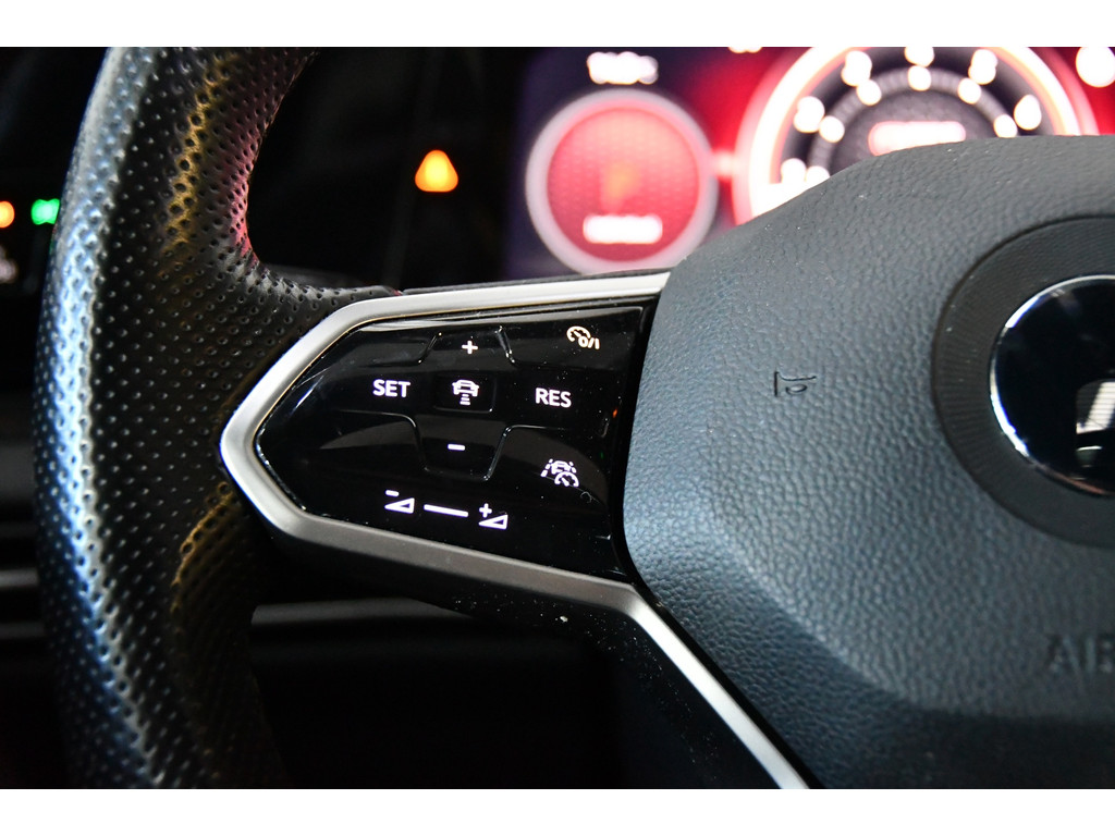 Volkswagen Golf 2.0 TSI GTI 9