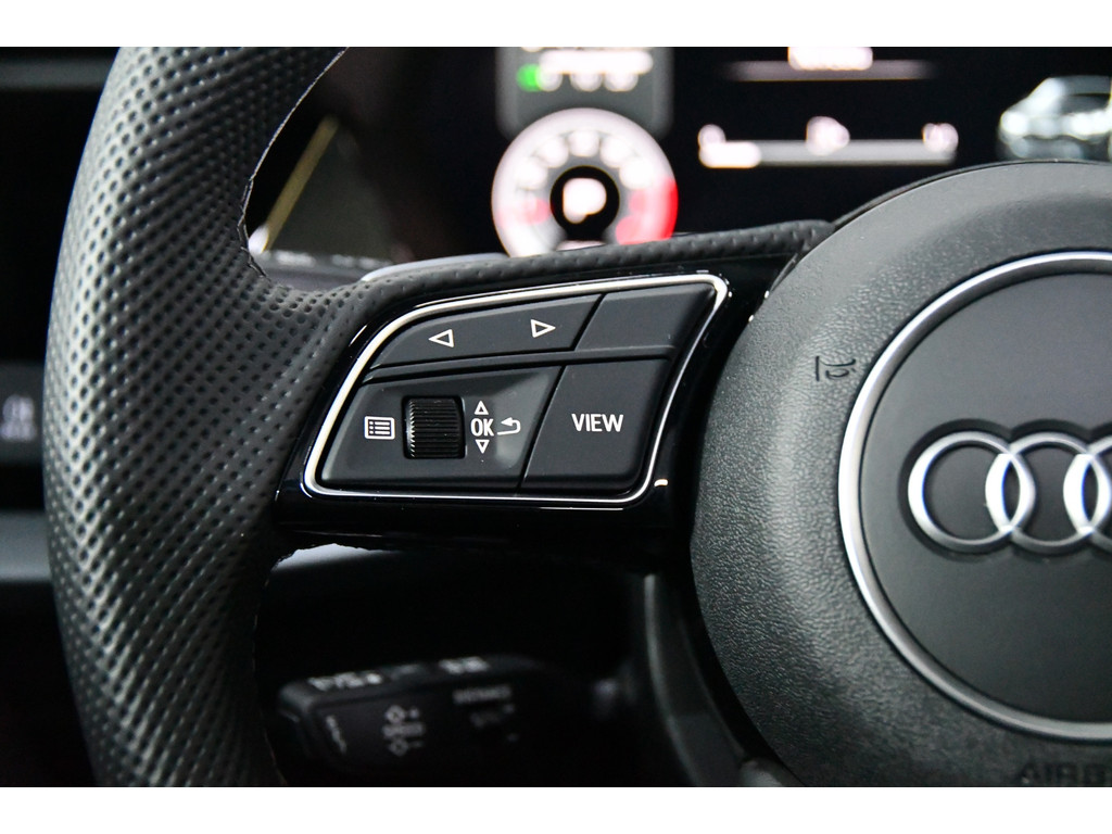 Audi A3 Sportback 35 TFSI S-edition 3x S-Line, Pano, Cam, AppleCP 10