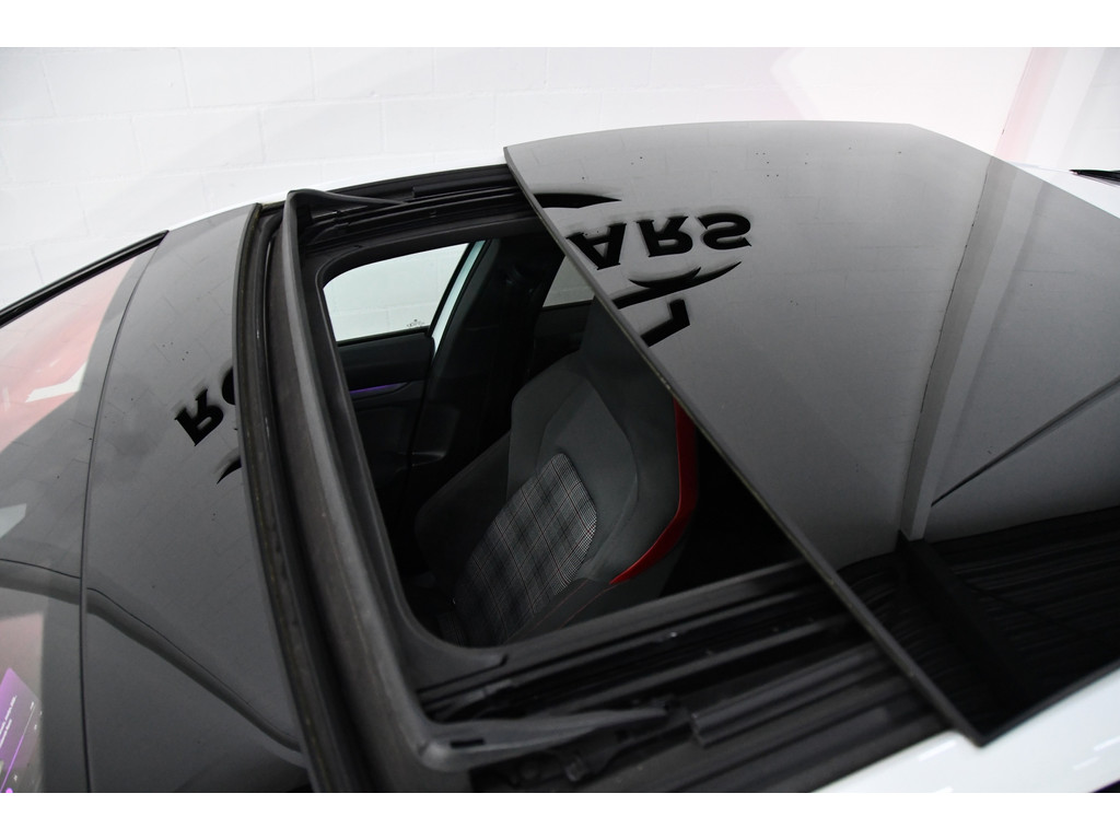 Volkswagen Golf 2.0 TSI GTI*Pano*H&K*Blindspot*Keyless 2