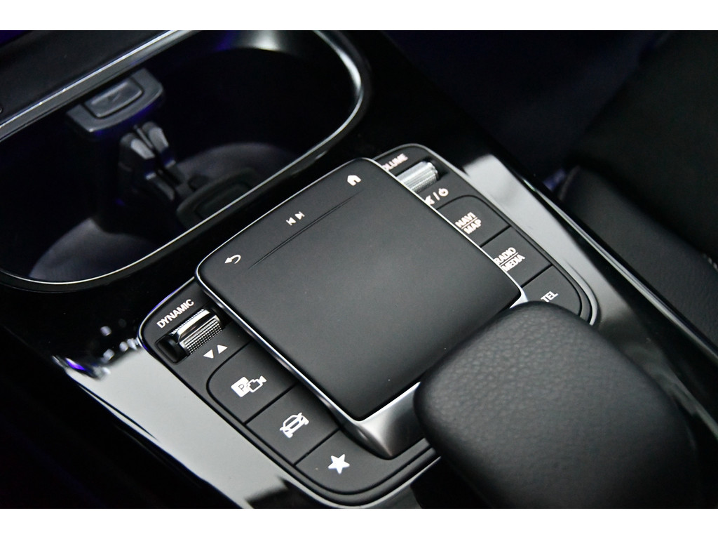 Mercedes-Benz A-klasse 250e, AMG-line, Pano, Burmester, Sfeer 27