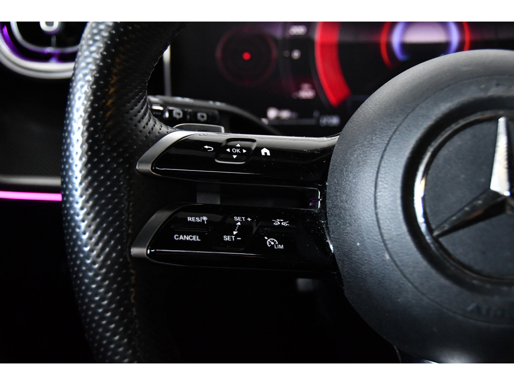 Mercedes-Benz GLC-klasse 300e 4MATIC AMG Line*Pano*Luchtvering*memory*4 wiel-besturing 12