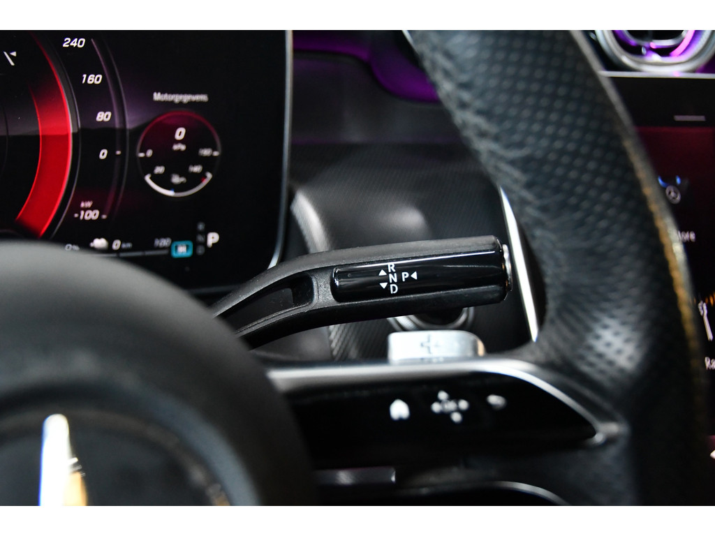 Mercedes-Benz GLC-klasse 300e 4MATIC AMG Line*Pano*Luchtvering*memory*4 wiel-besturing 16