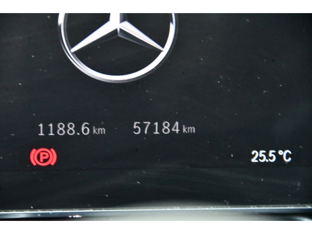 Mercedes-Benz GLC-klasse 300e 4MATIC AMG Line*Pano*Luchtvering*memory*4 wiel-besturing 17