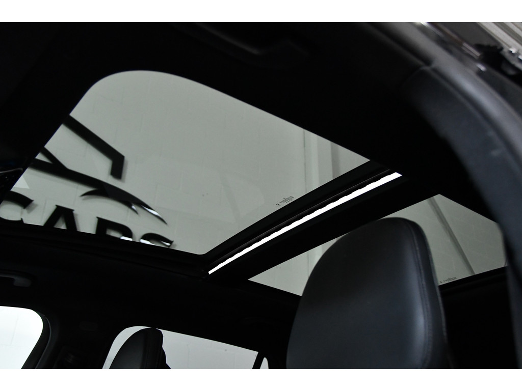Mercedes-Benz GLC-klasse 300e 4MATIC AMG Line*Pano*Luchtvering*memory*4 wiel-besturing 2