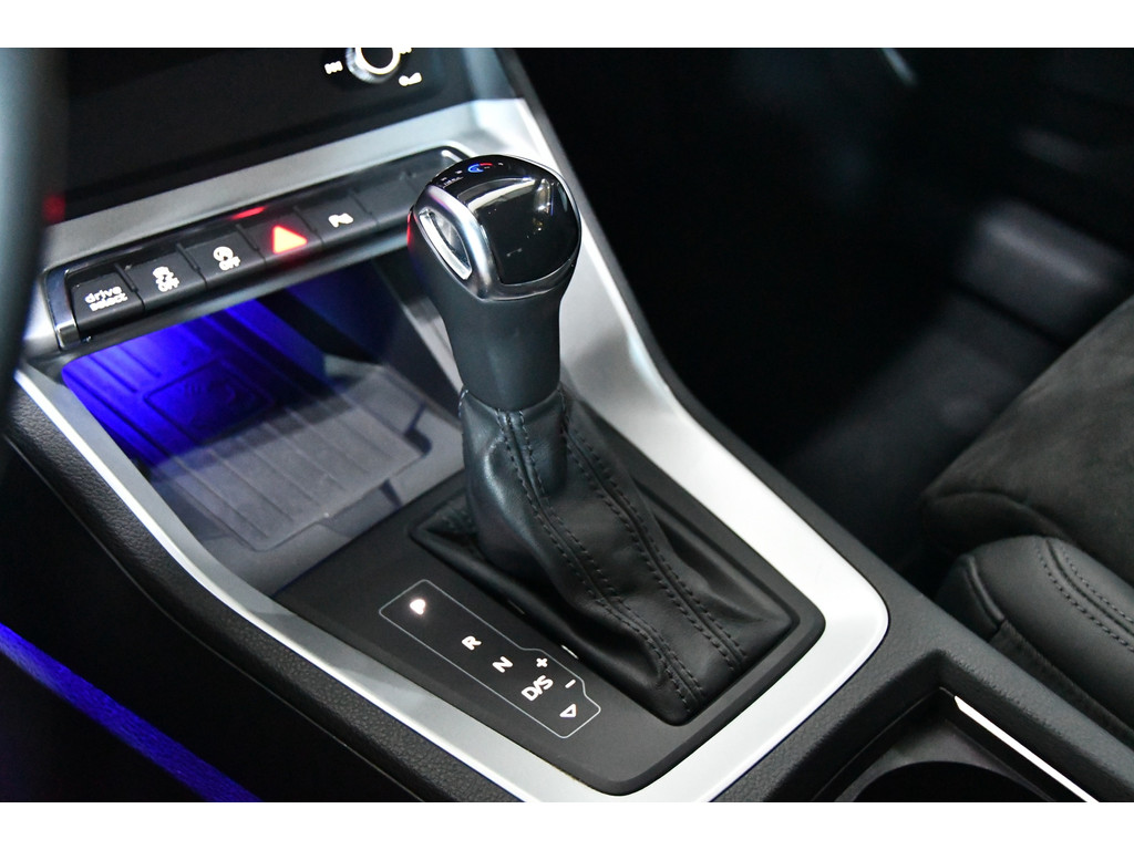 Audi Q3 SPORTBACK 35 TFSI S-line, Pano, Side assist, Blackline 16