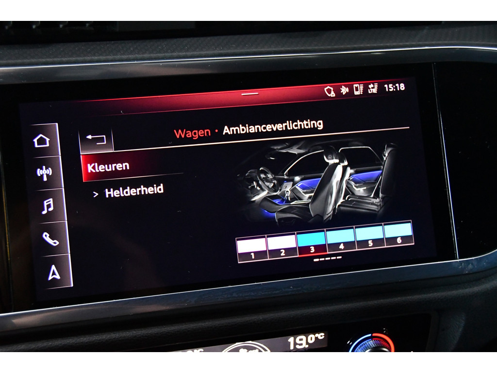 Audi Q3 SPORTBACK 35 TFSI S-line, Pano, Side assist, Blackline 19