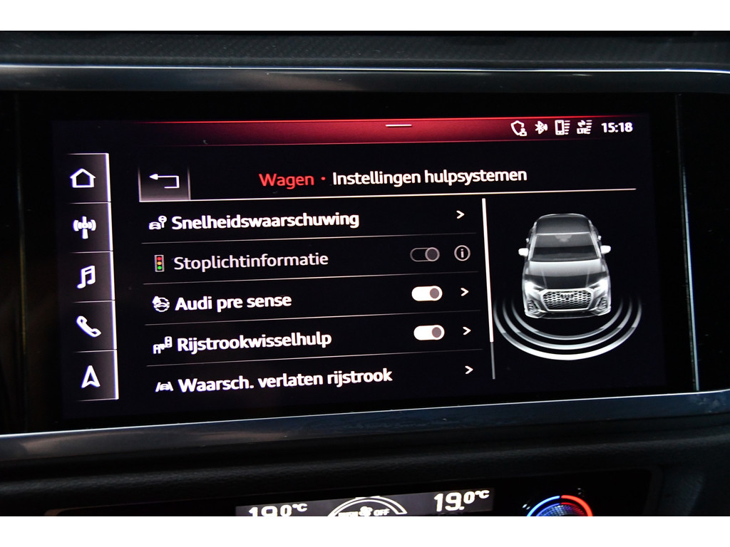 Audi Q3 SPORTBACK 35 TFSI S-line, Pano, Side assist, Blackline 21