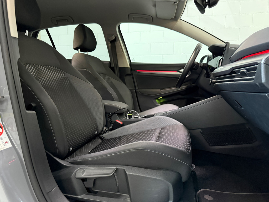Volkswagen GOLF 1.5 eTSI R-Line Business+ 7