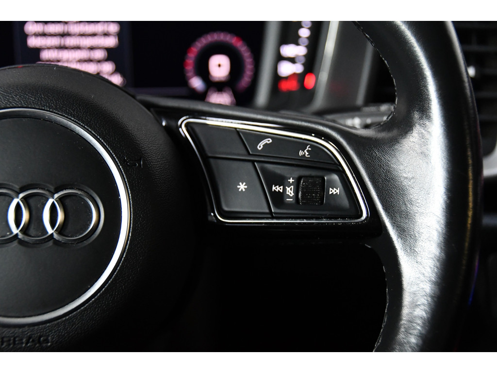 Audi A1 citycarver 30 TFSI, Camera, CarPlay, Automaat 12
