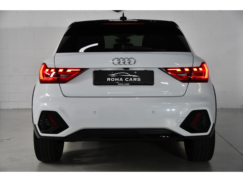 Audi A1 citycarver 30 TFSI, Camera, CarPlay, Automaat 17