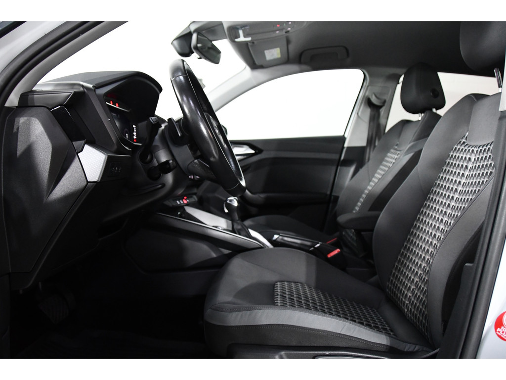 Audi A1 citycarver 30 TFSI, Camera, CarPlay, Automaat 4