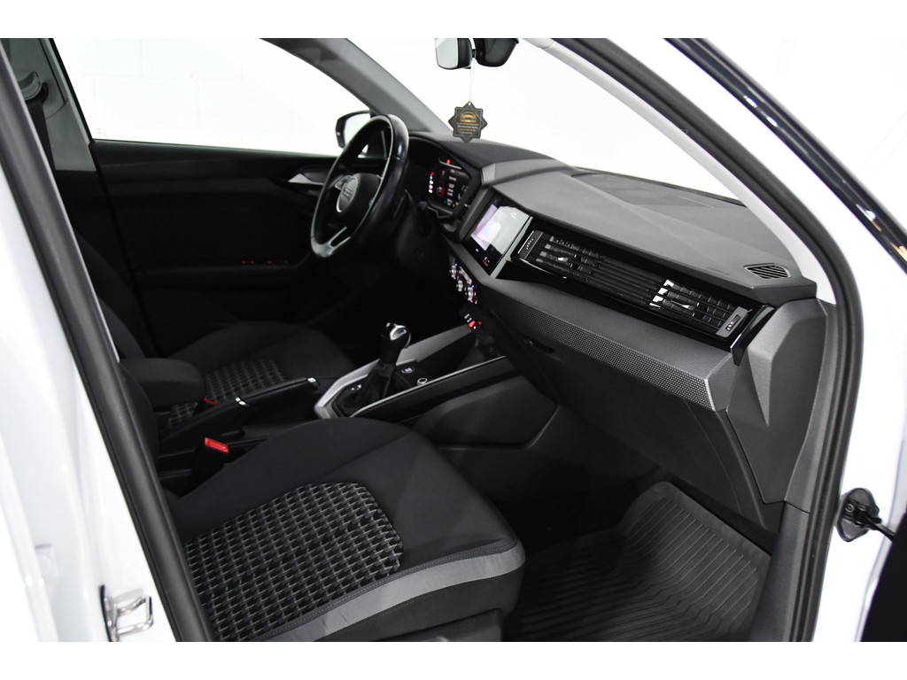 Audi A1 citycarver 30 TFSI, Camera, CarPlay, Automaat 6