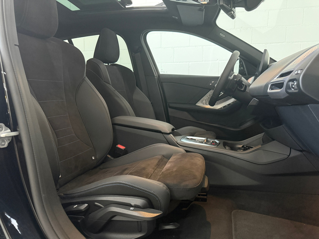 BMW 1-serie 120i pano*Side-assist*led*keyless 11