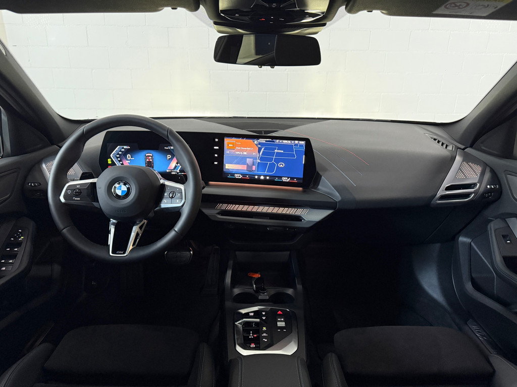 BMW 1-serie 120i pano*Side-assist*led*keyless 14