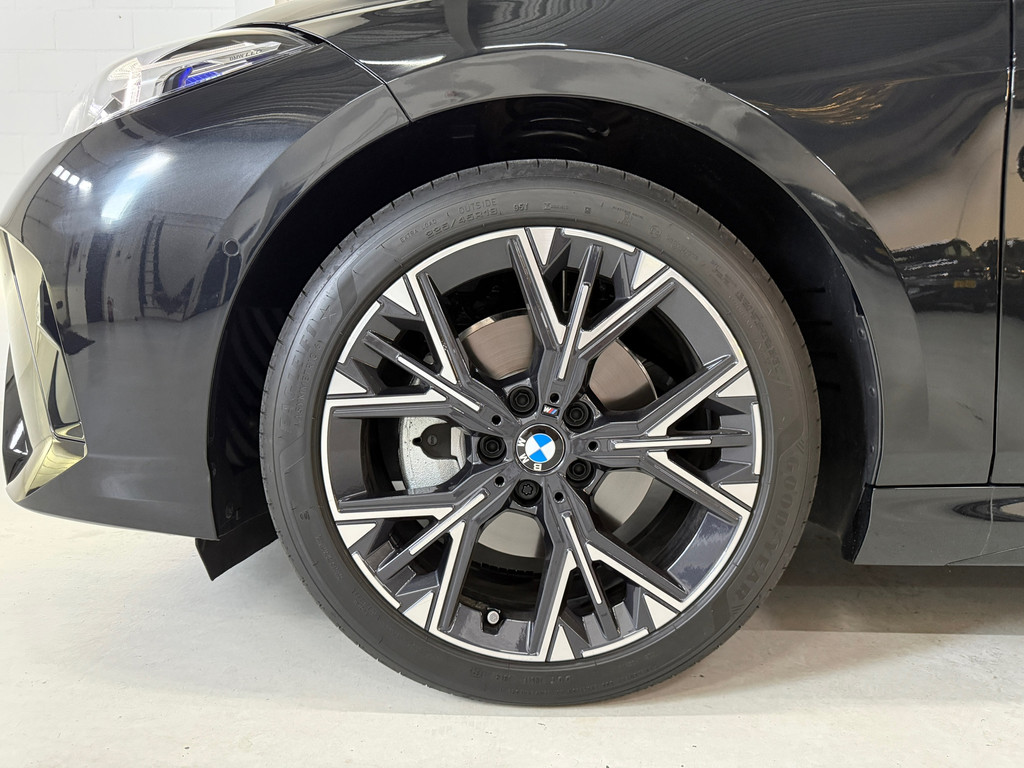 BMW 1-serie 120i pano*Side-assist*led*keyless 7