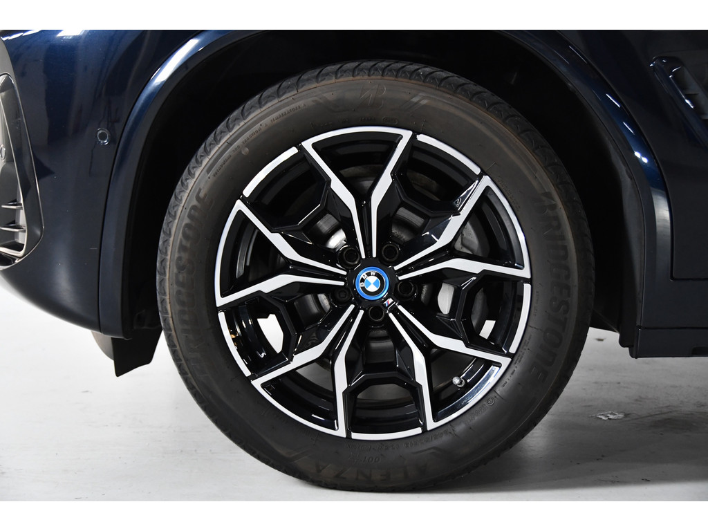 BMW X3 XDRIVE30E Pano*side-assist*Keyless 1