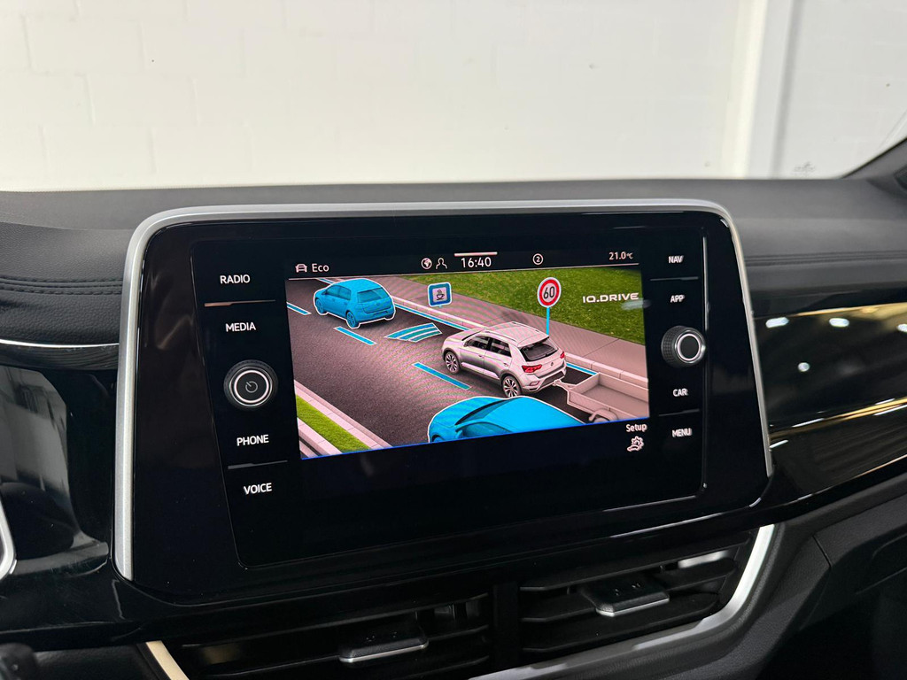 Volkswagen T-roc 1.5 T-roc*Pano*Camera*Lage KM* 16