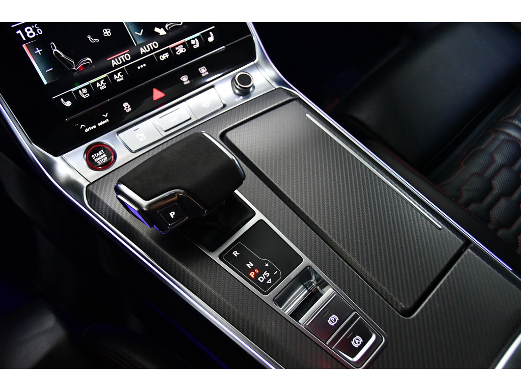 Audi A6 Avant RS6 quattro, Pano,Keram,HUD,Downpipe,Softclose 24