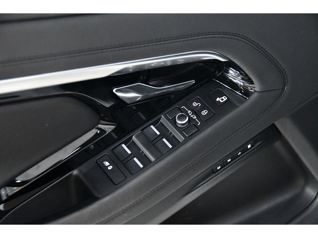 Land Rover Range Rover Evoque P300e AWD SE, Pano, Sideassist 8