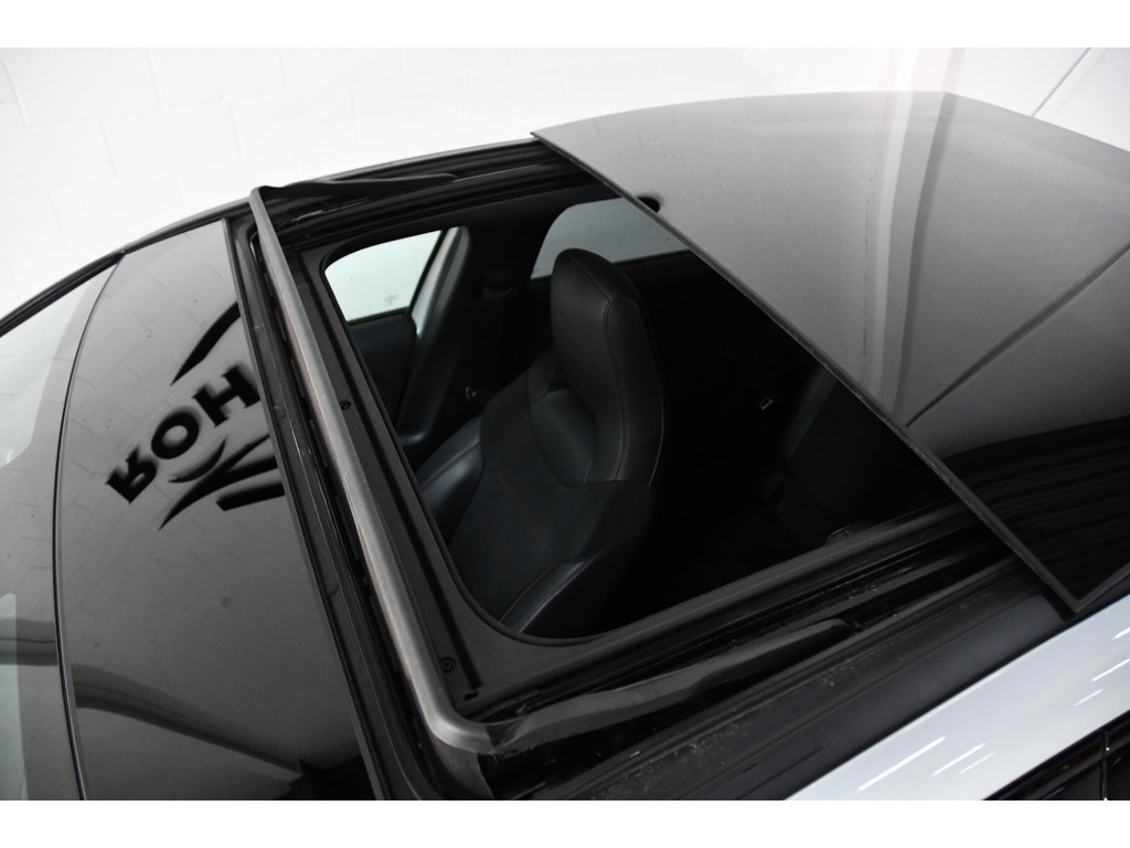 Mercedes-Benz A-klasse 180 Business Solution AMG Pano,Burmester,Sfeer 1